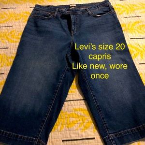 Levi’s capris size 20